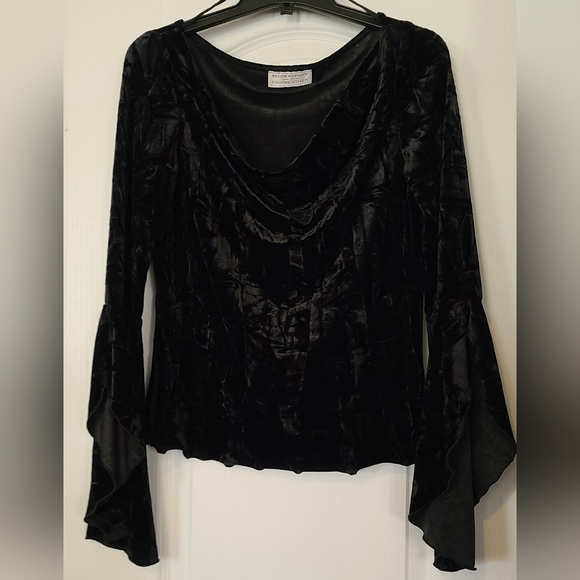 Black velour/velvet flounce sleeve top - Picture 1 of 10